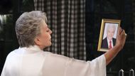 Julie (Susan Seaforth Hayes) knows exactly what Marlena (Deidre Hall) is going through on Days of our Lives | Image: JPI